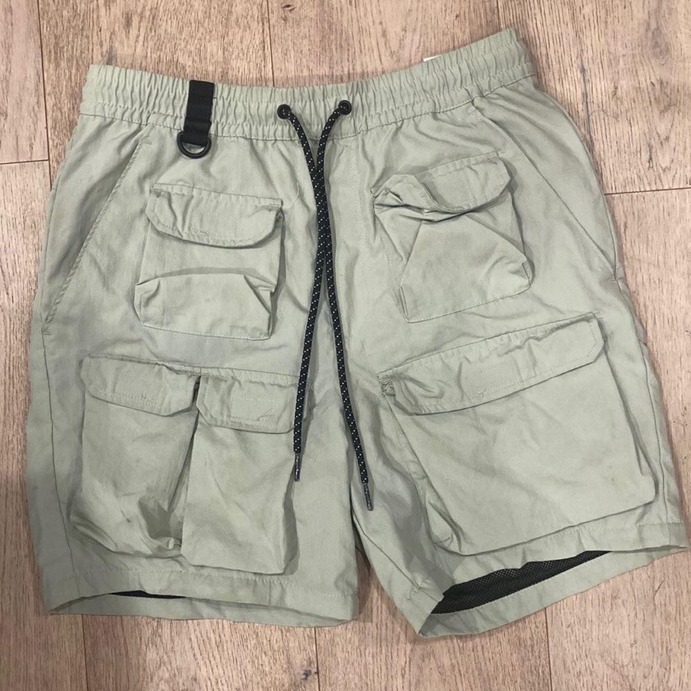 PacSun Nylon Cargo Shorts size small stone color